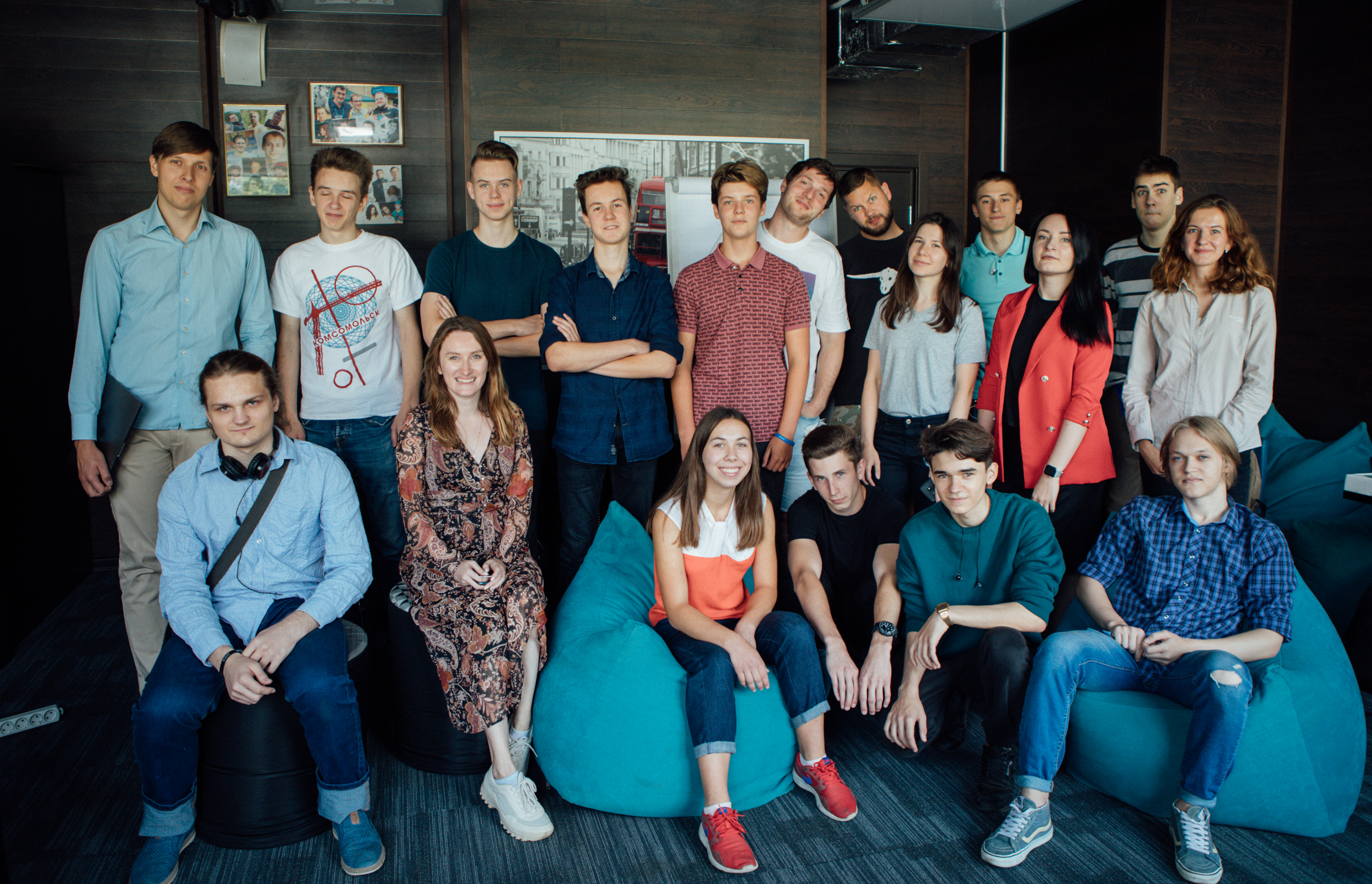 Стажировки QIWI Nub: чем заняться старшеклассникам в финтехе, Be Cool, QIWI, WOW!HR 2020, программы стажировок QIWI, Алексей Любивец, сотрудники QIW, Be Cool 2020, WOW!HR, номинанты WOW!HR 2020, Стажировки QIWI, стажировки для школьников