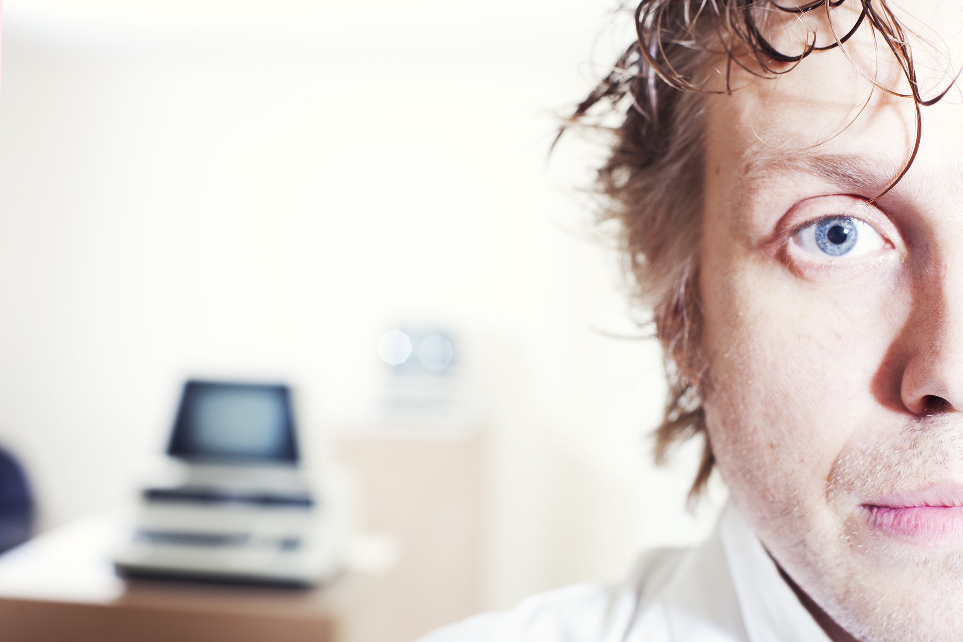 лицо, компьютер, ошибки в карьере, карьера, как не ошибиться с карьерой, карьера ошибки, ошибка карьеры, Нурия Архипова, как сделать карьеру, каких ошибок избегать, бизнес каких ошибок избегать, конфликты, панибратство, работа, успех, карьерный рост, служебная лестница, должности, успех на работе, ошибки на работе