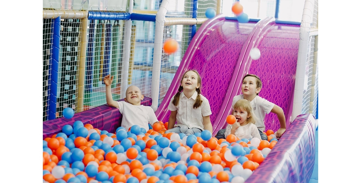 Оборудование компании «Авира» стало изюминкой развлекательно-краеведческого клуба, Авира, Осинки-пружинки, Алексей Загумённов, проект интеграции, развлекательный процесс, дети, развитие, семейный центр, энергия, ребенок, движение, оборудование, развлечения, лабиринт, досуг