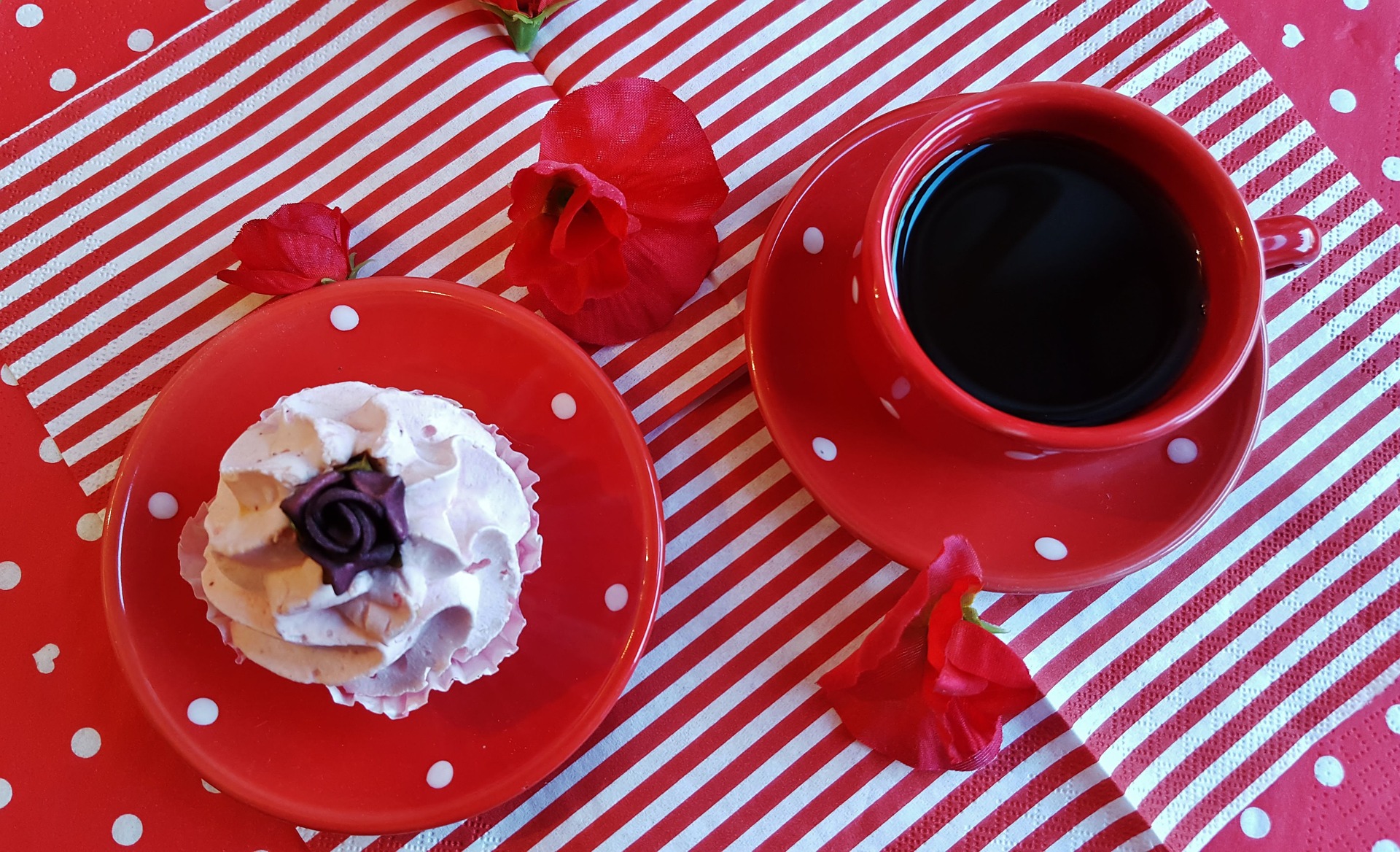 кофе, пирожное, лучшее, лучшие статьи об HR, статьи об HR читать, Валентина Смолова, Наталья Федосова, Ирина Шишкина, Антонина Коробейникова, Билайн, Unilever, The ST. Regis Moscow Nikolskaya, корпоративная культура, фасилитация, карьера, развитие, инструменты HR, тренды HR