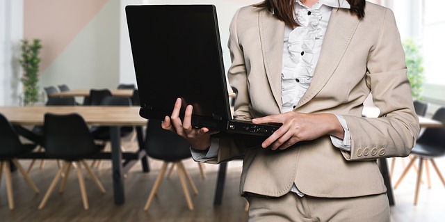 Ксения Зайкова, MPLUG, В помощь HR-директору: основные Workforce Management системы, бизнес-процессы, hr стратегия в компании, Система Kronos, Системы SAP и Oracle, sap система документооборота, oracle учетная система, Система VERME