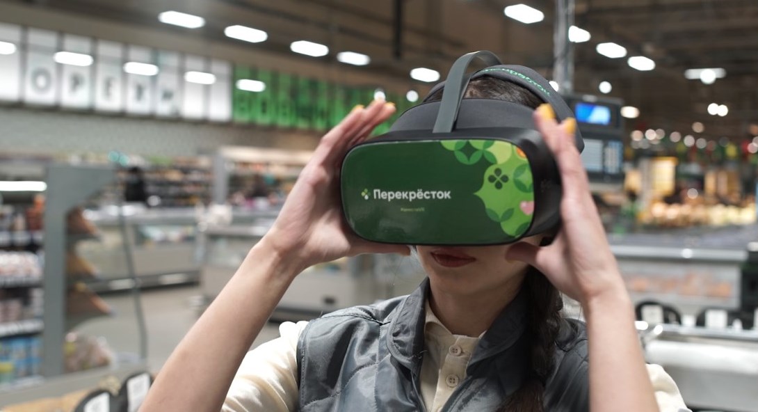 «Перекрёсток»: VR-обучение позволило сэкономить более 230 000 человеко-часов и увеличить продажи, Перекрёсток, VR-обучение, обучение персонала, новый стандарт обучения сотрудников, стандарт обучения сотрудников, обучение сотрудников, очки виртуальной реальности для обучения, R-тренинг