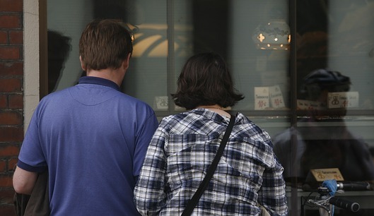 Зачем интернет-ретейлеры открывают традиционные магазины